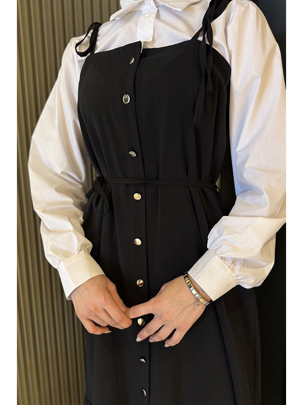 Siyah Gömlek Garnili Bağcık Detaylı Tesettür Elbise-5