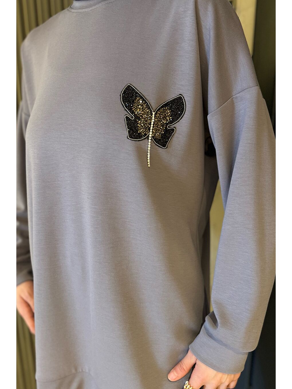 Gri Büyük Beden Kelebek Taşlı Tesettür Tunik Pantolon İkili Takım-4