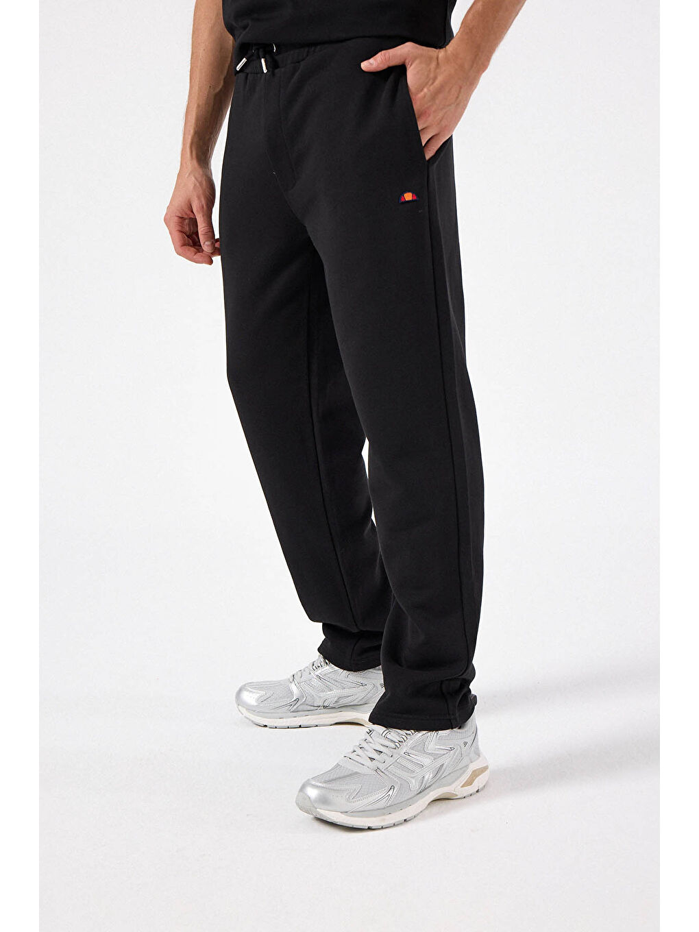 Siyah Logolu Pamuklu Regular Fit Normal Bel Düz Paça Eşofman Altı 6SM4008-BK-1