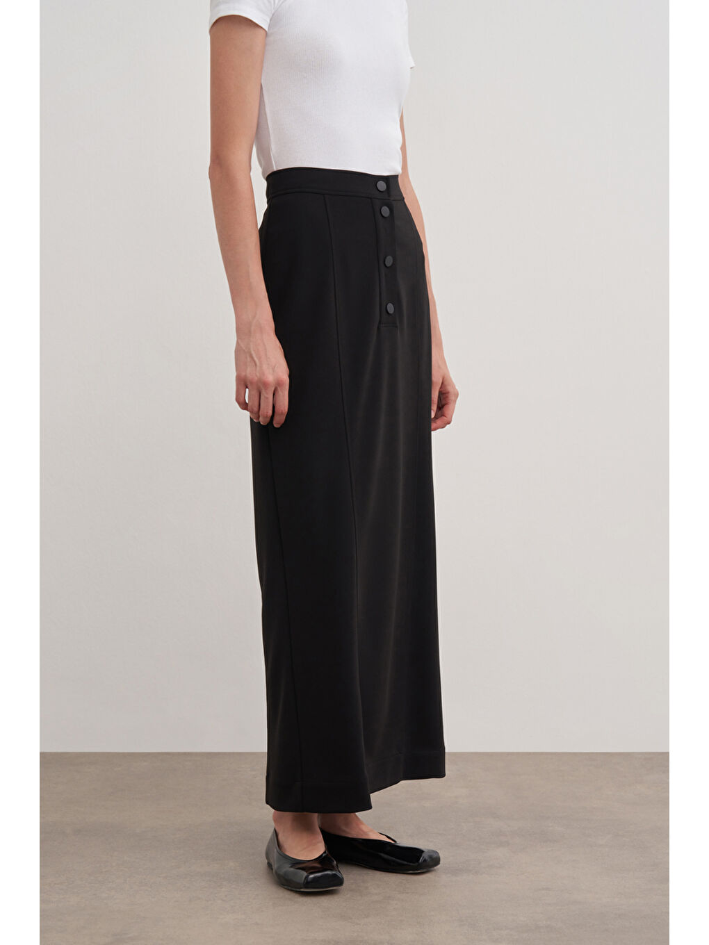 Siyah Düğme Detaylı Dar Kesim Etek-2