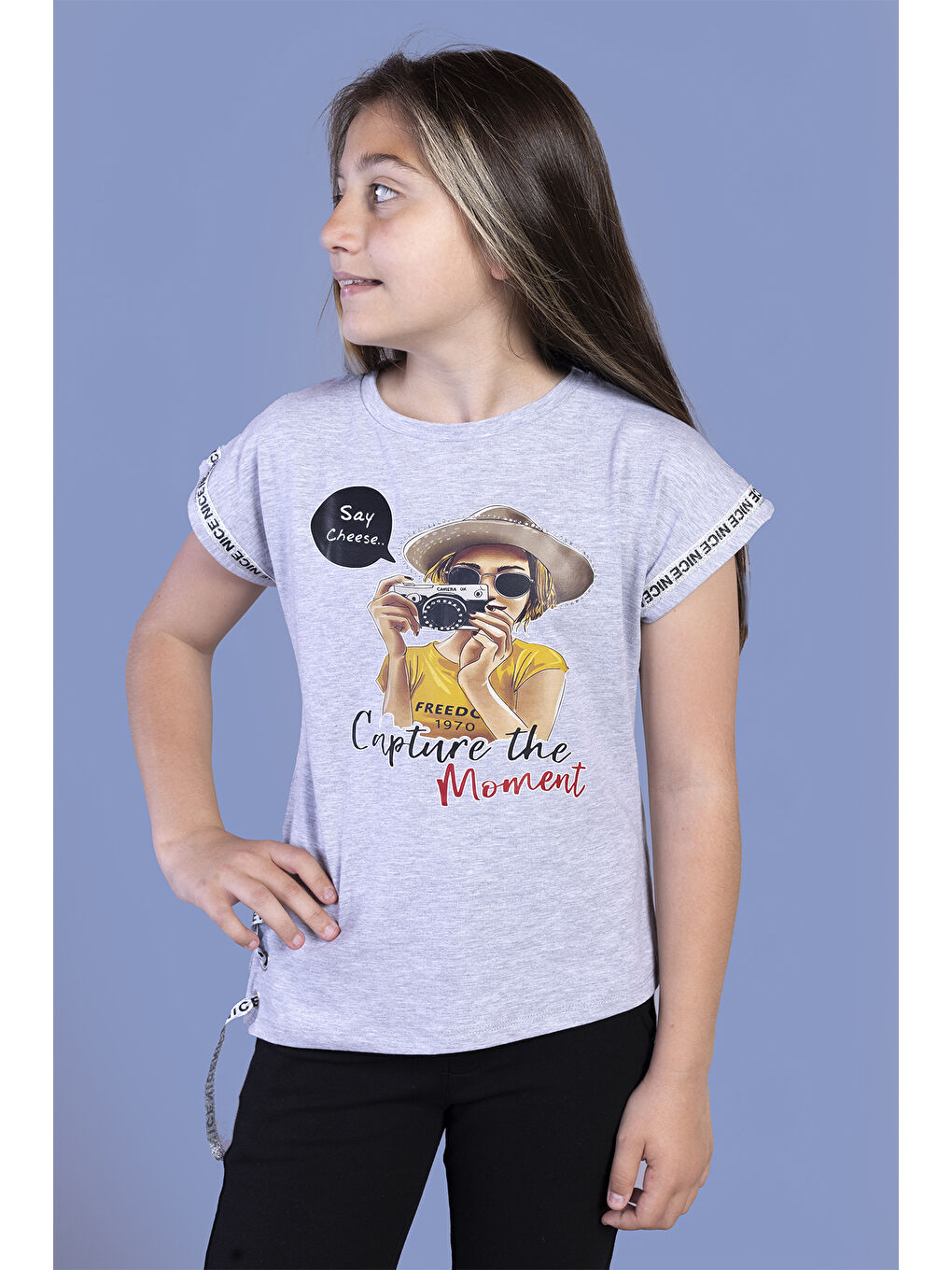 Gri Kız Çocuk Şerit Detaylı Baskılı Tişört