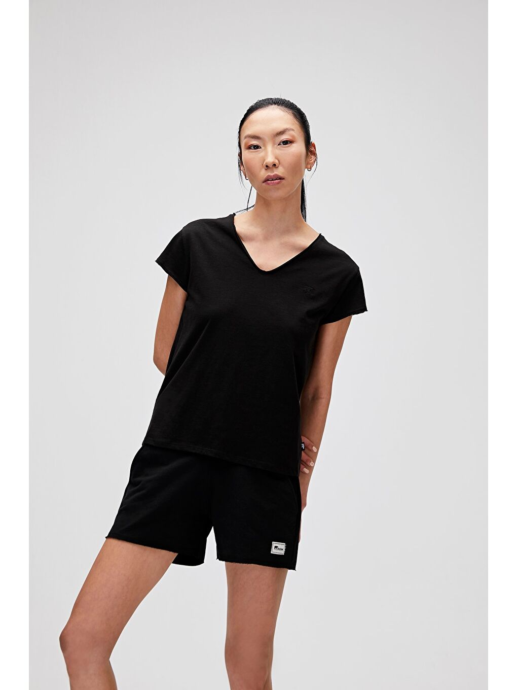 Violet V-Neck Tişört Siyah Basic Kadın Tişört