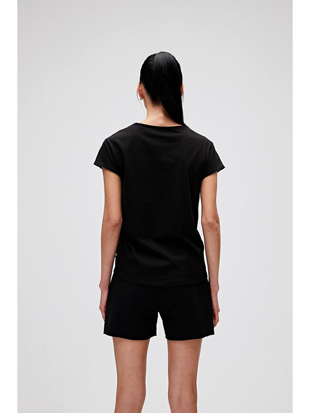 Violet V-Neck Tişört Siyah Basic Kadın Tişört-1