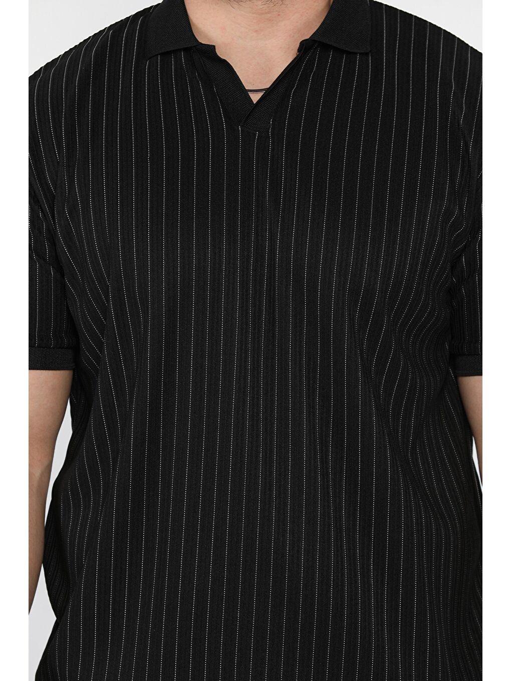 Siyah Polo Yaka Jakarlı Erkek Tişört-3