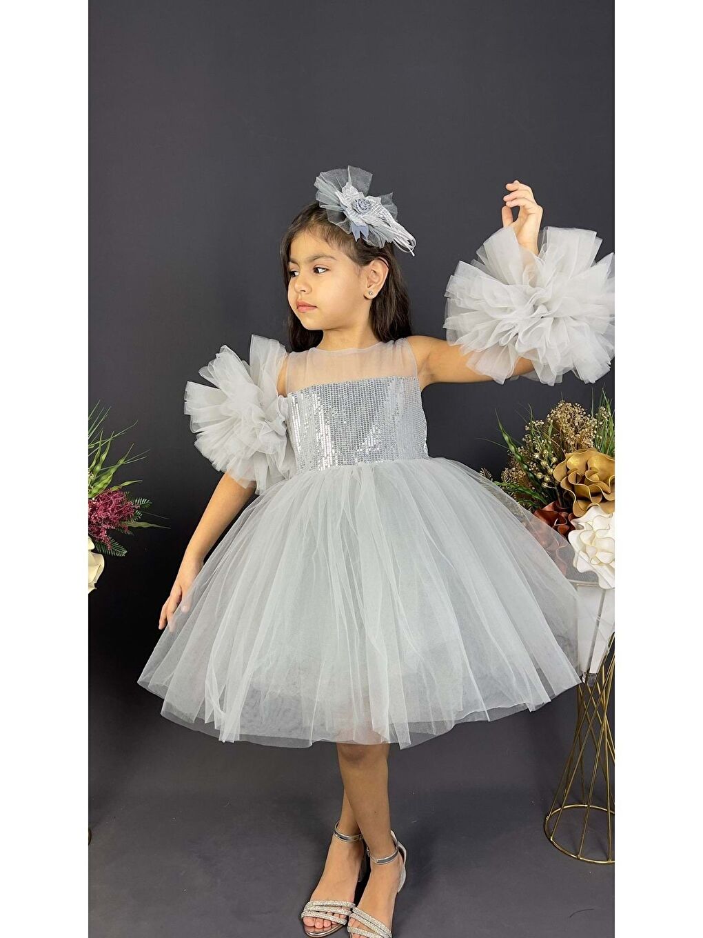 Gri Şifon Robalı Ponpon Kol Pul Payetli Kız Çocuk Kabarık Etek Tütülü Abiye-1