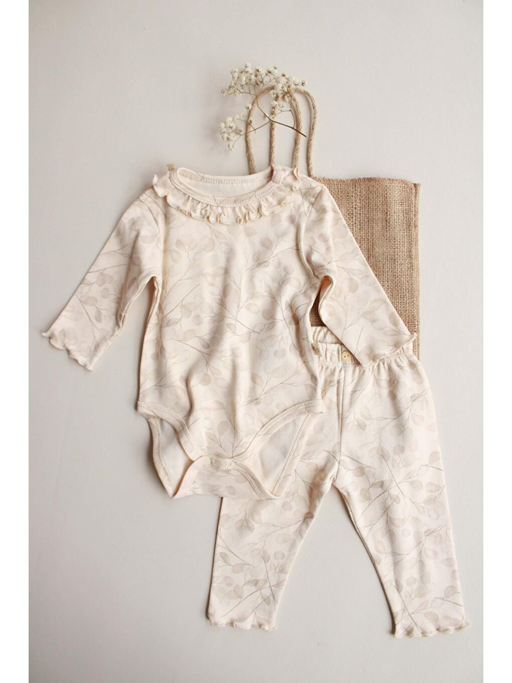 Ekru Krem Dal Desenli Fırfırlı Body Tayt Takım-1