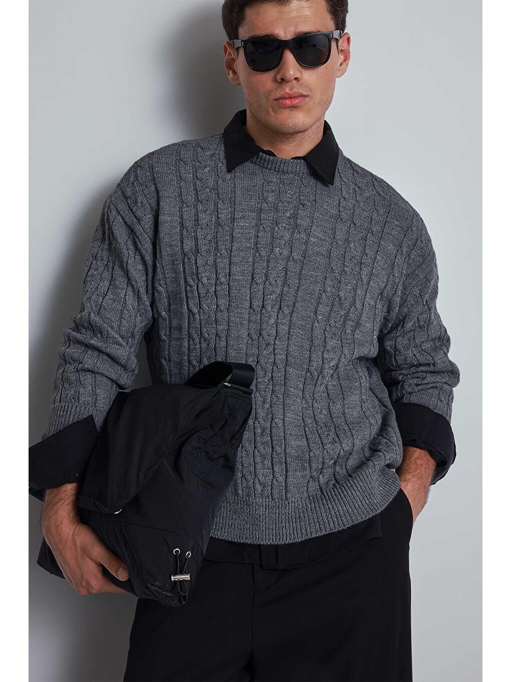 Erkek Relax Fit Örgü Desenli Triko Kazak Gri-1