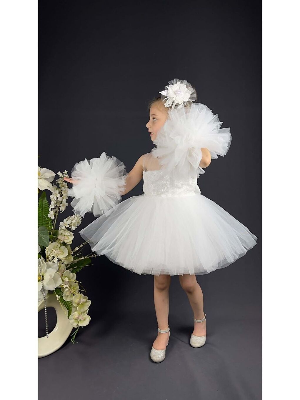 Beyaz Şifon Robalı Ponpon Kol Pul Payetli Kız Çocuk Kabarık Etek Tütülü Abiye-1