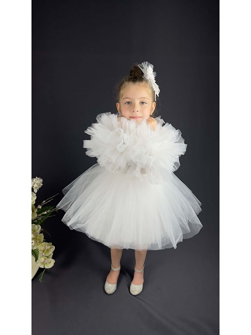 Beyaz Şifon Robalı Ponpon Kol Pul Payetli Kız Çocuk Kabarık Etek Tütülü Abiye-3