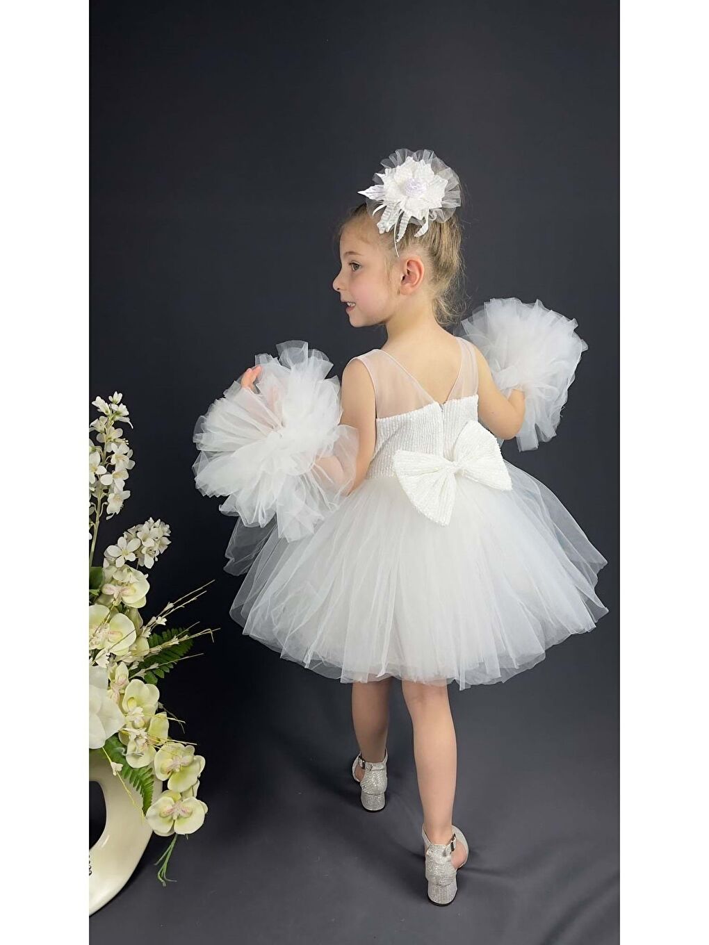 Beyaz Şifon Robalı Ponpon Kol Pul Payetli Kız Çocuk Kabarık Etek Tütülü Abiye-4