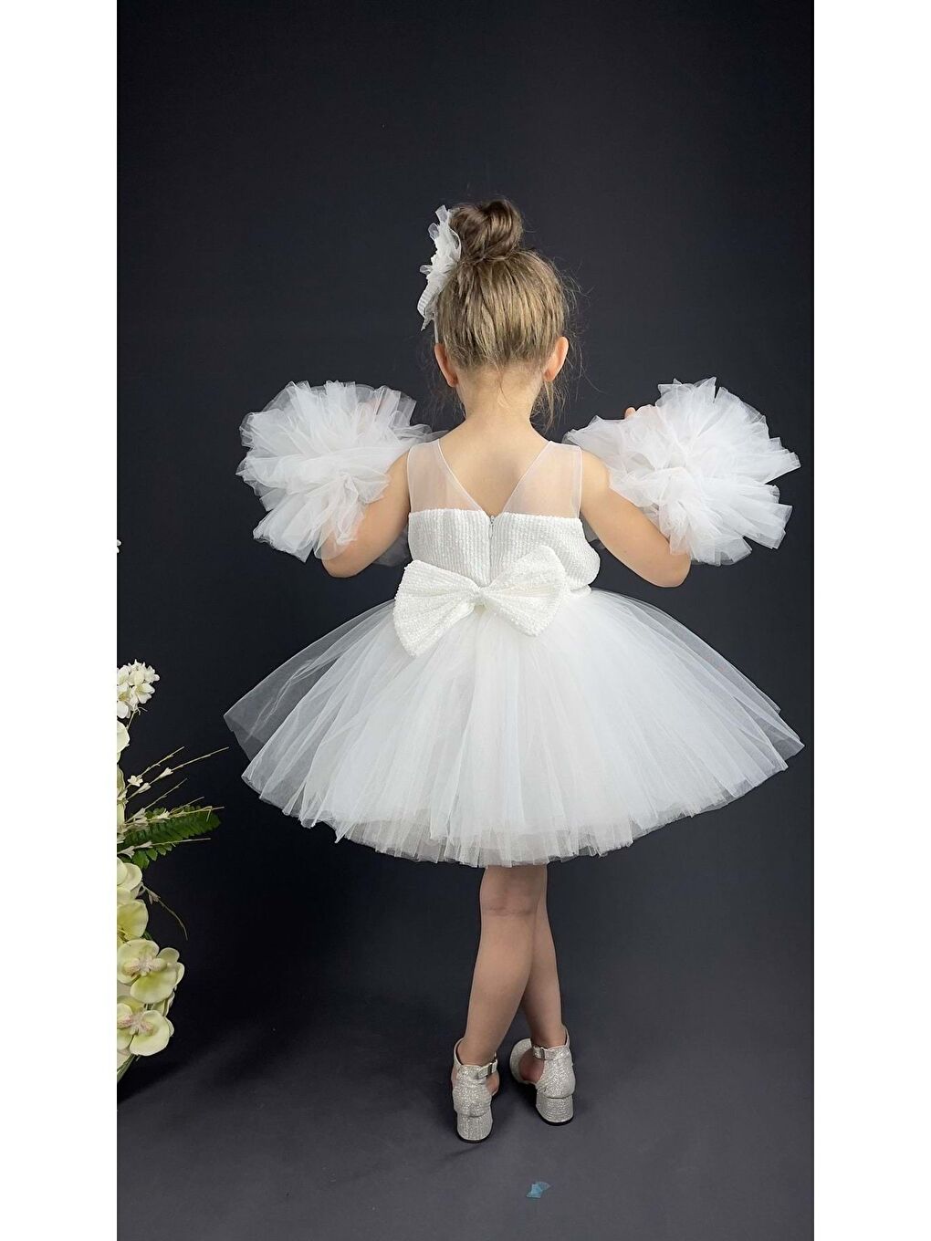 Beyaz Şifon Robalı Ponpon Kol Pul Payetli Kız Çocuk Kabarık Etek Tütülü Abiye-5