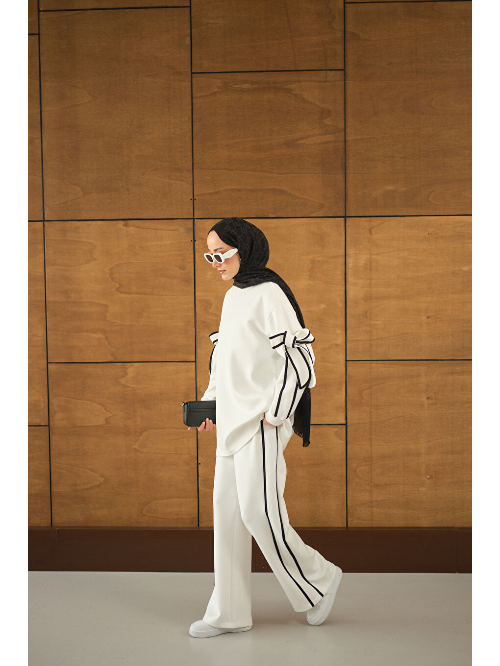 Kadın Fiyonk Detaylı İkili Takım Beyaz