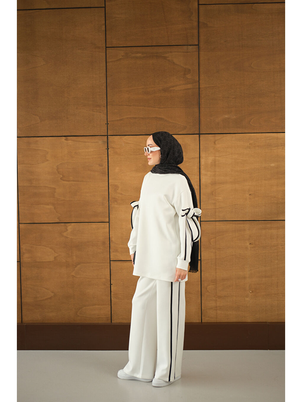 Kadın Fiyonk Detaylı İkili Takım Beyaz-1