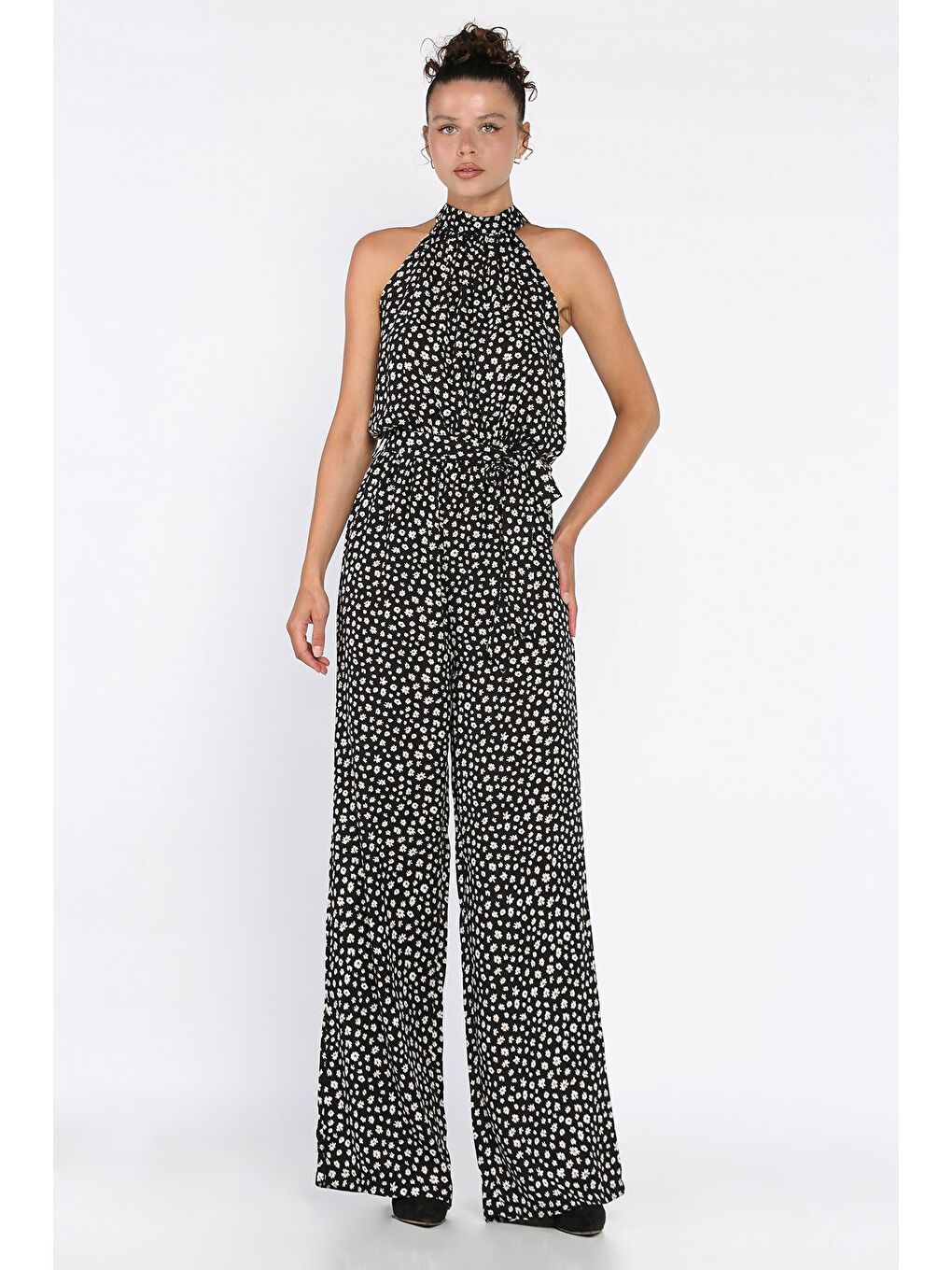 Siyah Kuşaklı Desenli Kadın Tulum