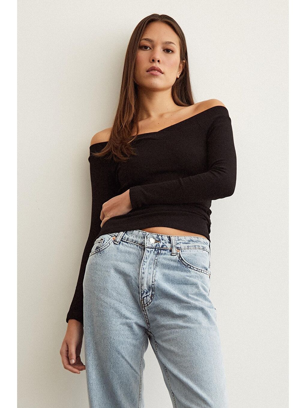 Siyah Kayık Yaka Bluz-2