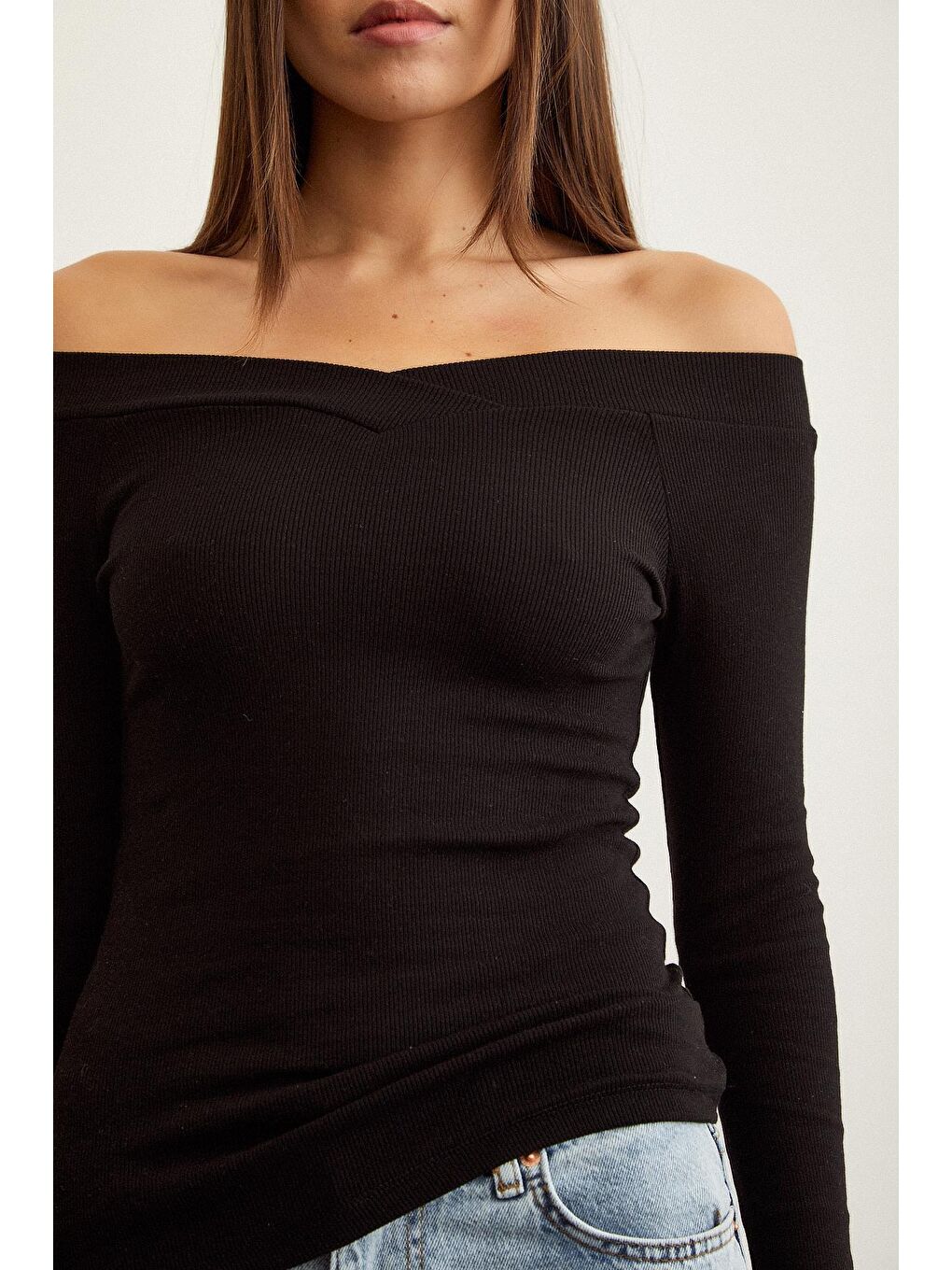 Siyah Kayık Yaka Bluz-3