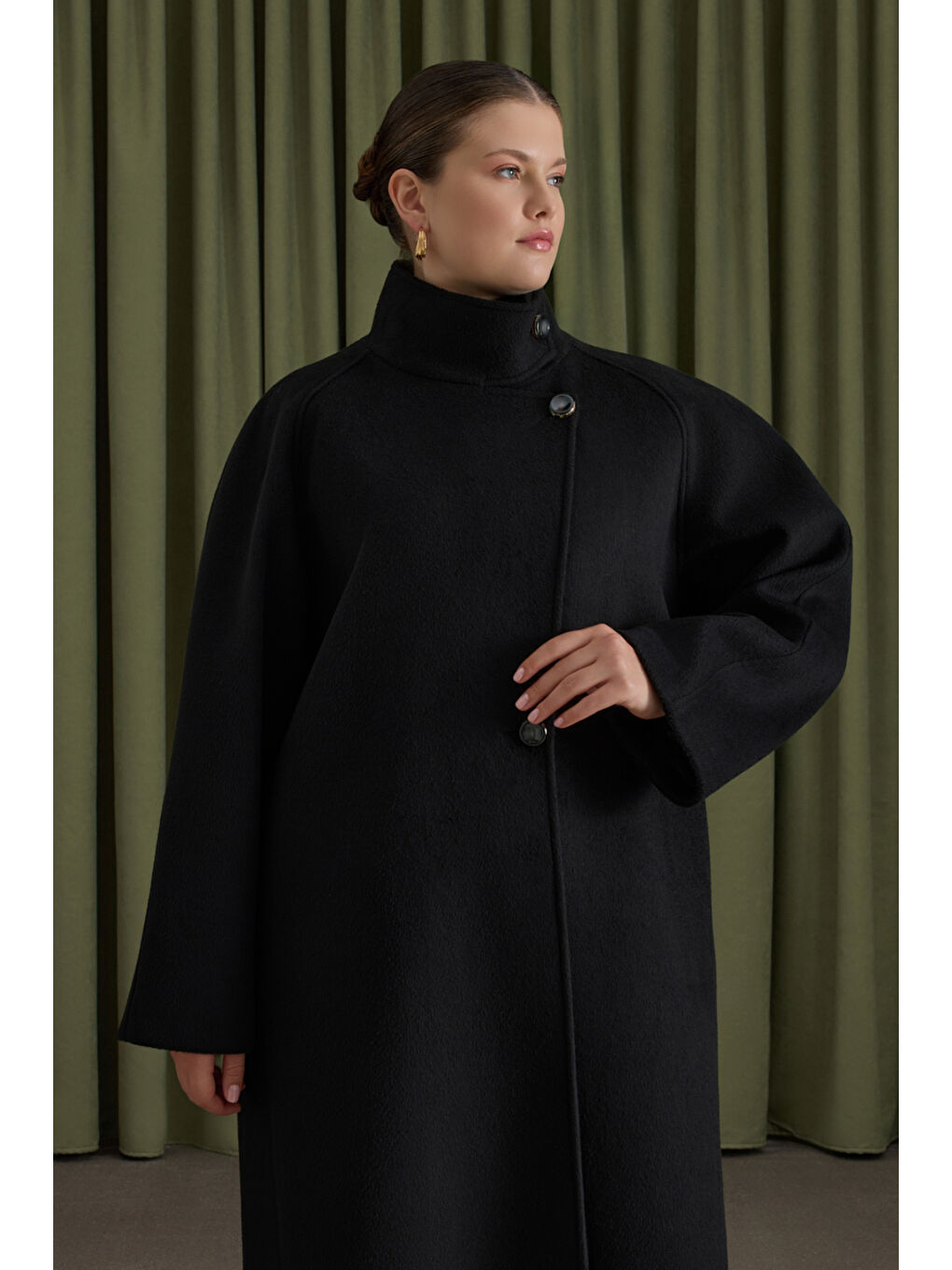 Siyah Dik Yaka Kaban