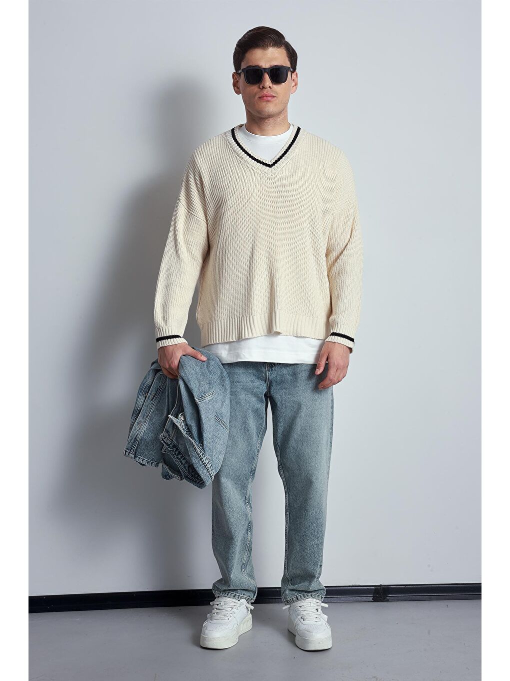 Erkek V Yaka Oversize Kontrast Detaylı Kazak Bej-2