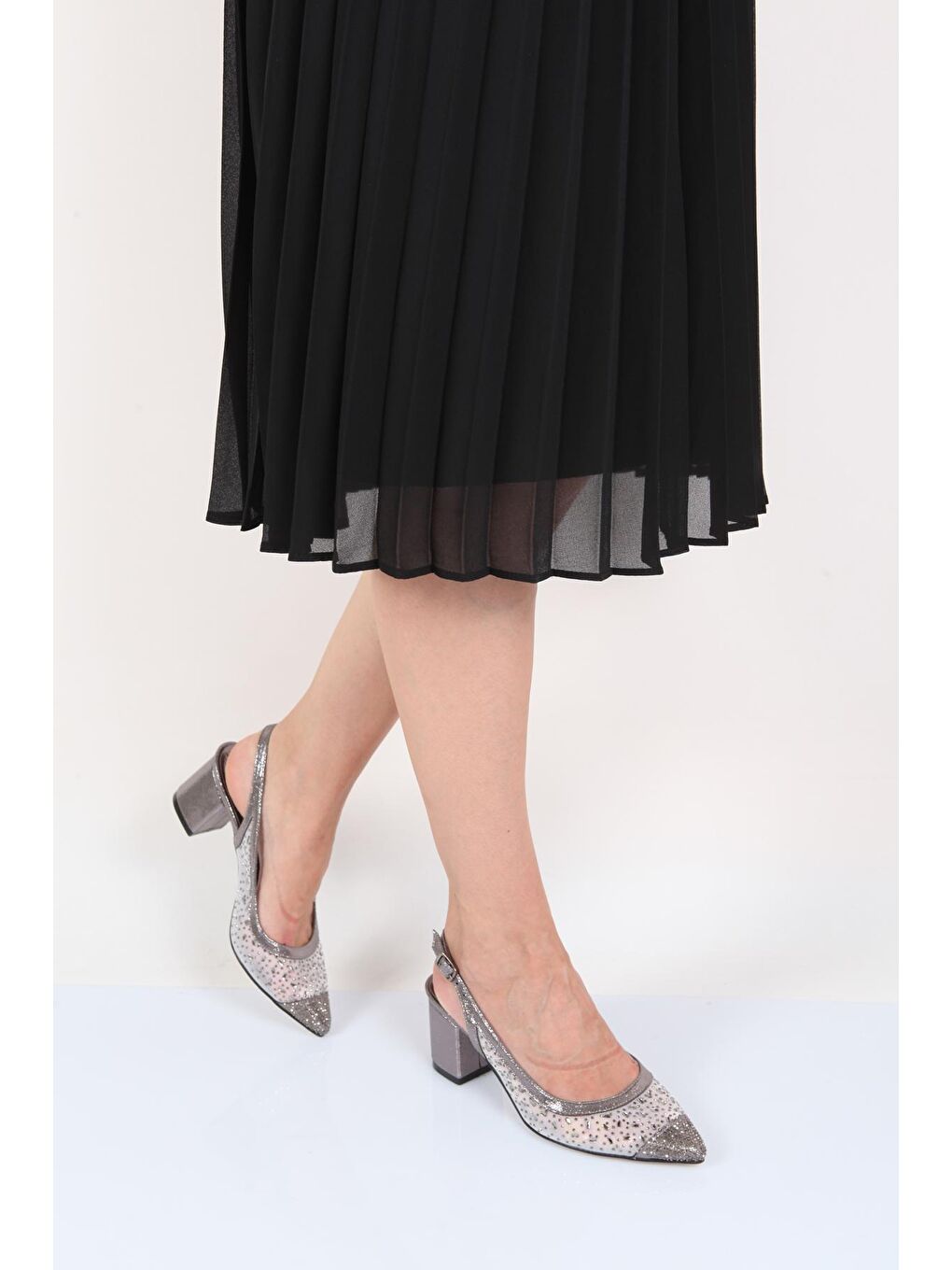 Antrasit 145 Kadın Topuklu Taşlı Arkası Açık Ayakkabı