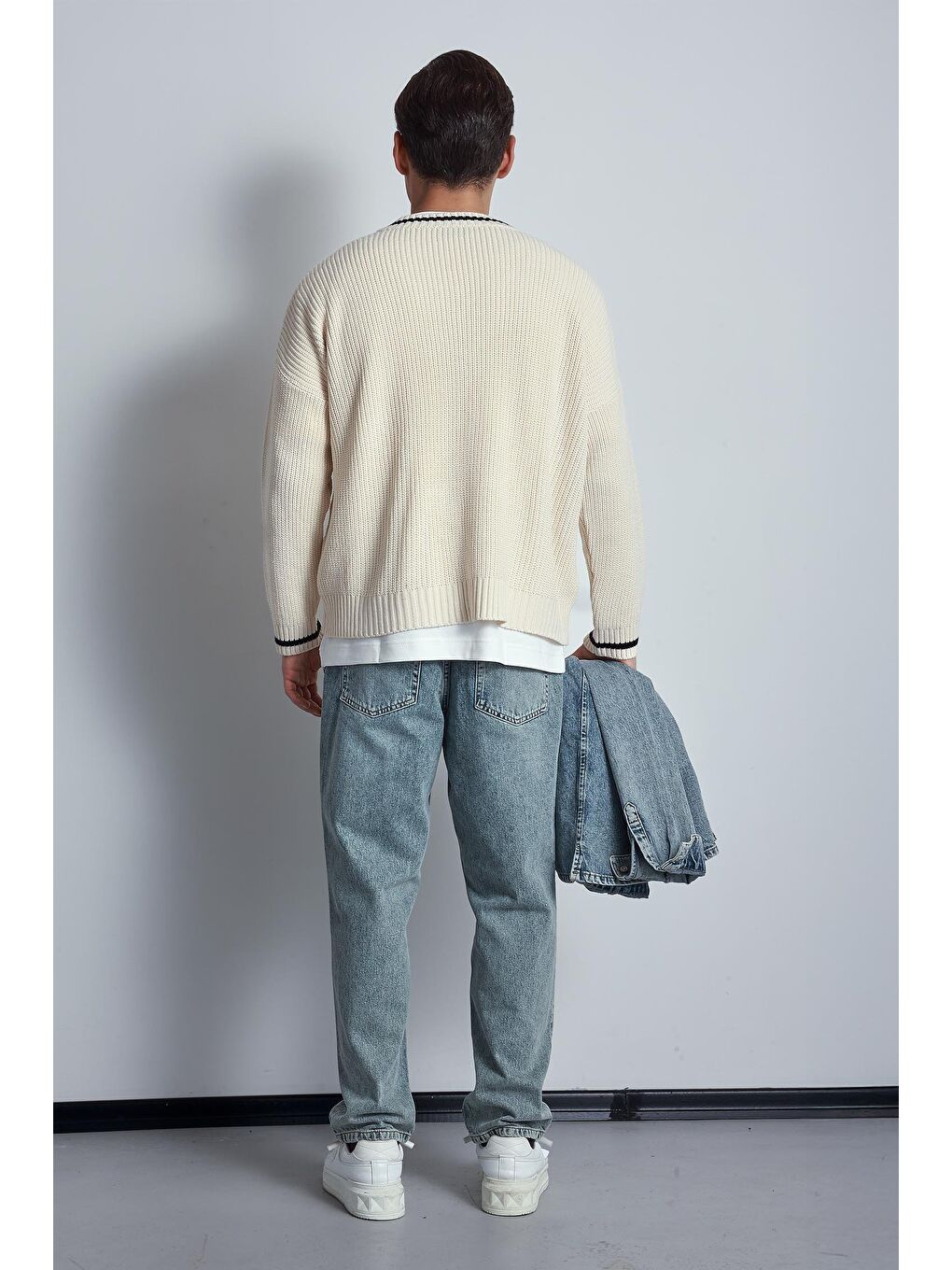 Erkek V Yaka Oversize Kontrast Detaylı Kazak Bej-5