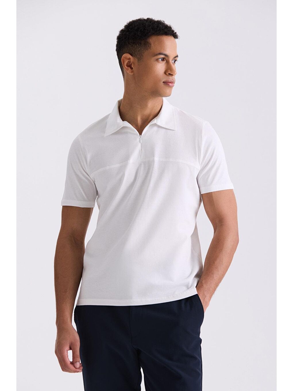 Ekru Beyaz Slim Fit Fermuarlı Polo Yaka T-Shirt