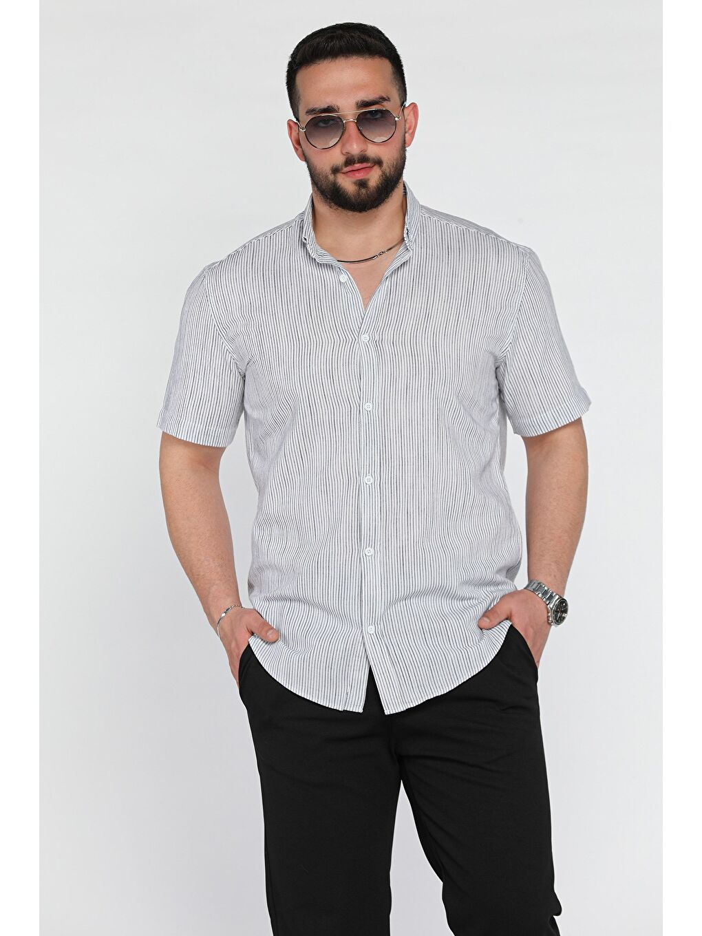 Beyaz Çizgili Kısa Kol Erkek Gömlek