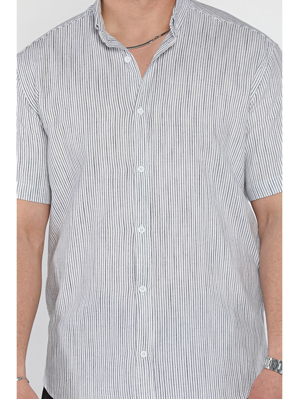 Beyaz Çizgili Kısa Kol Erkek Gömlek-3