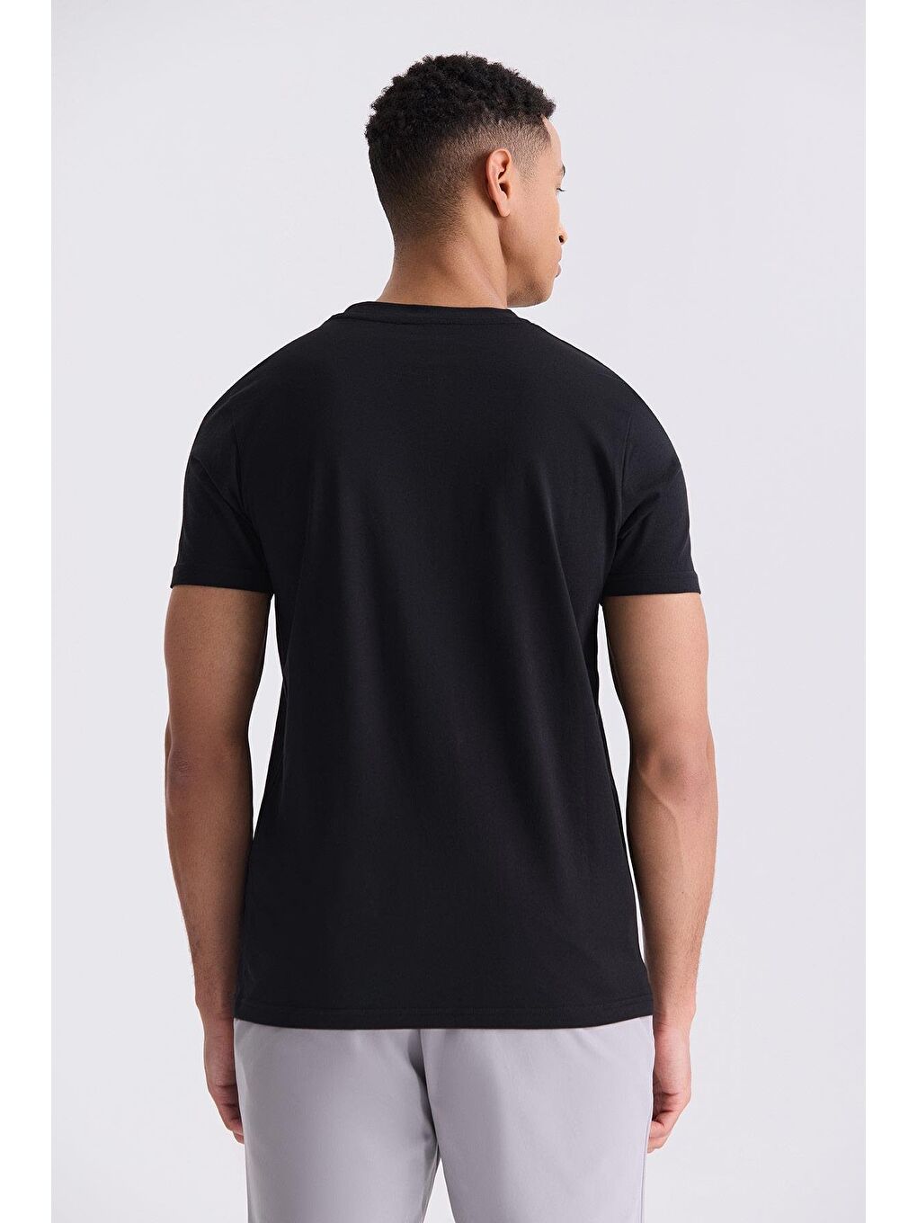 Siyah Slim Fit Bisiklet Yaka T-Shirt-3