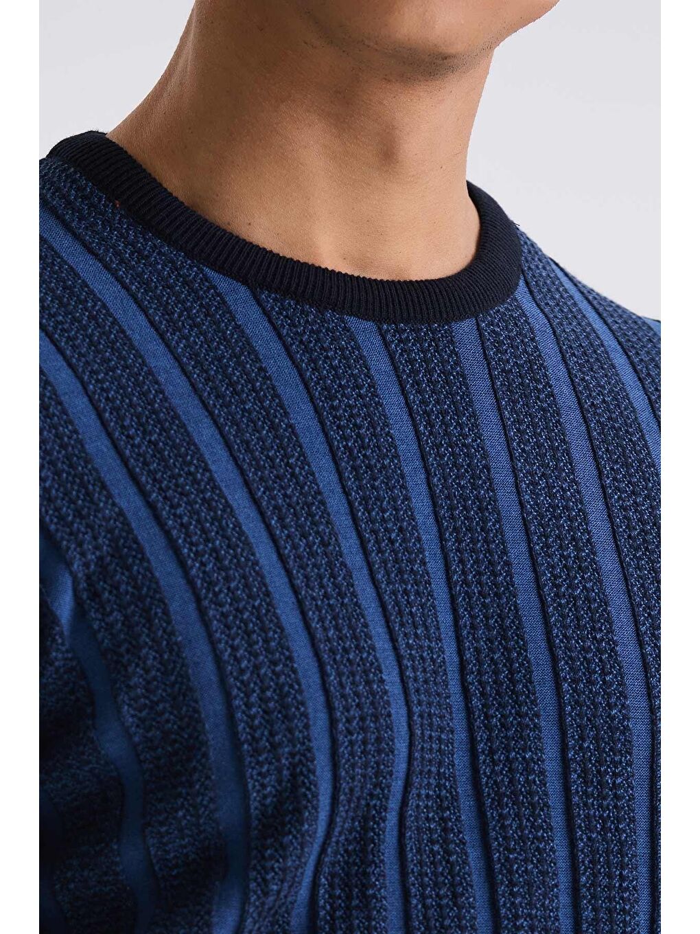 Lacivert / İndigo Slim Fit Bisiklet Yaka Çizgi Desenli Triko Kazak-2