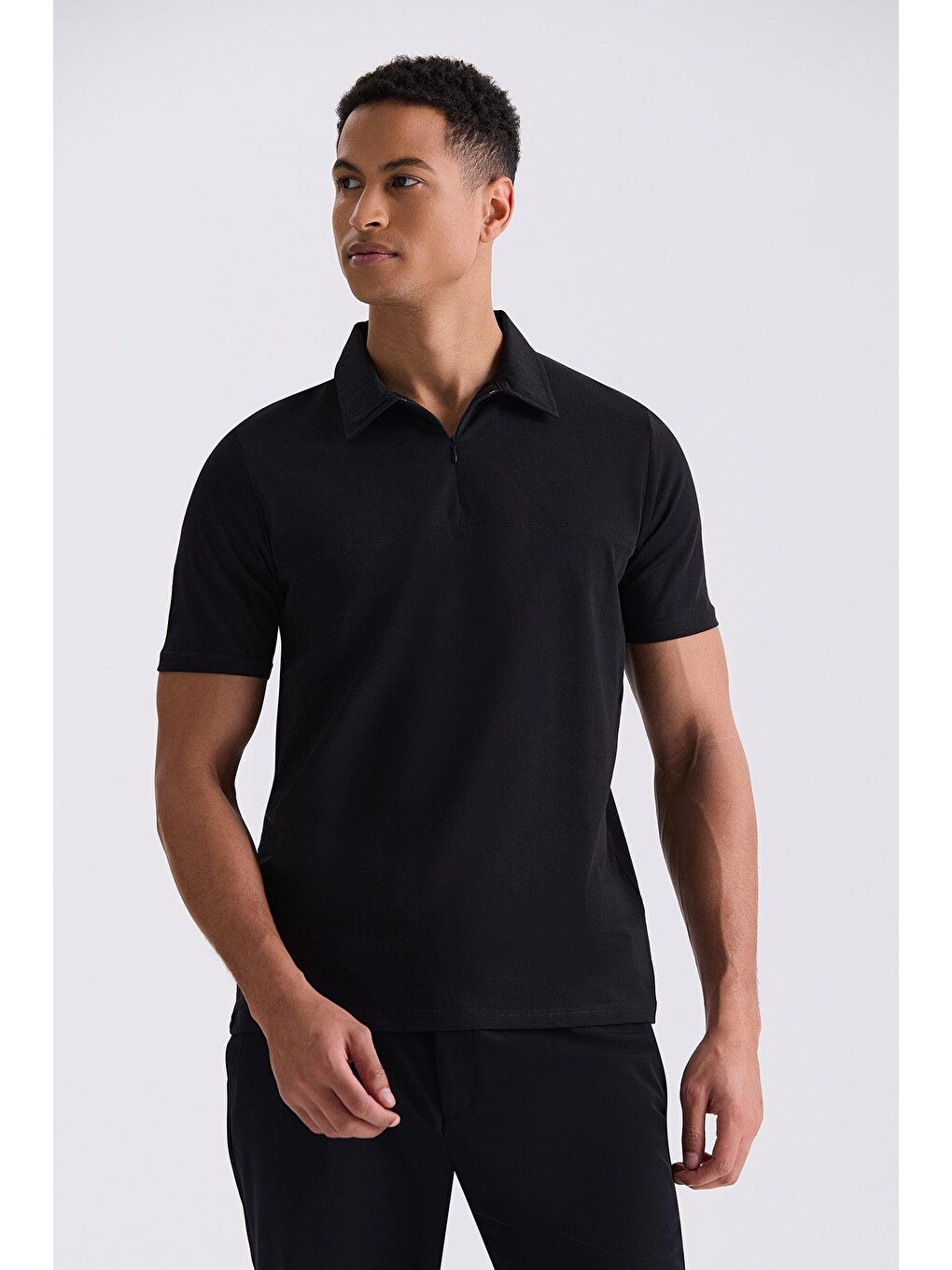 Siyah Slim Fit Fermuarlı Polo Yaka Tişört