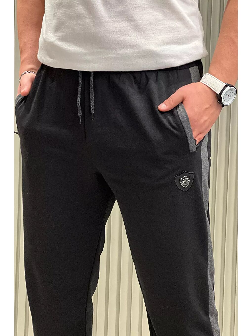 Siyah Yan Şeritli Düz Paça Erkek Eşofman Altı-3