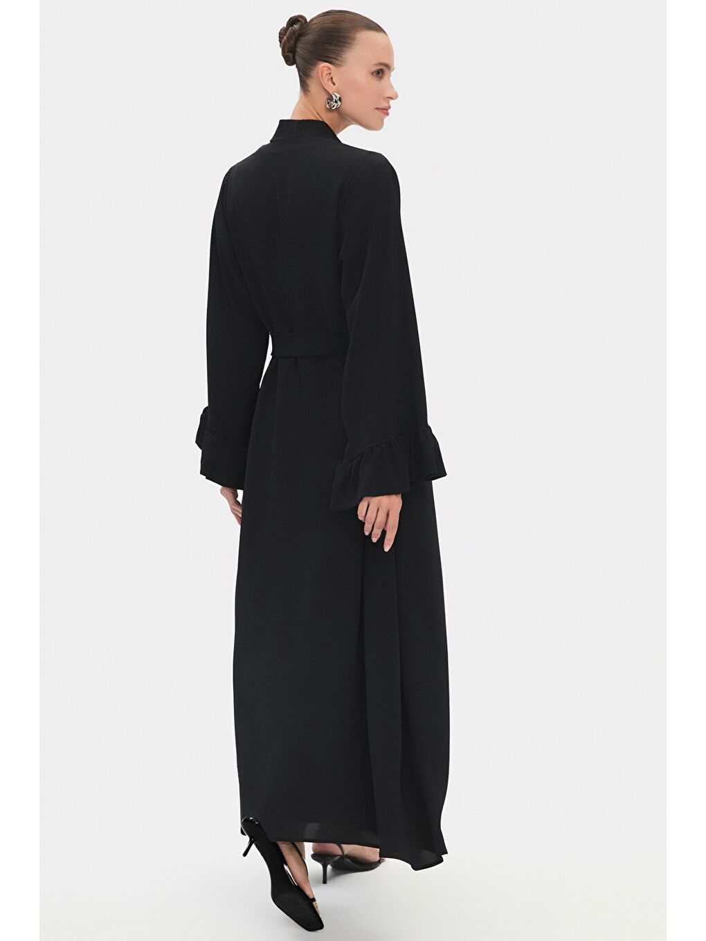 Siyah Kadın Bisiklet Yaka Kolları Fırfır Detaylı Belden Bağlamalı Dökümlü Abaya-4