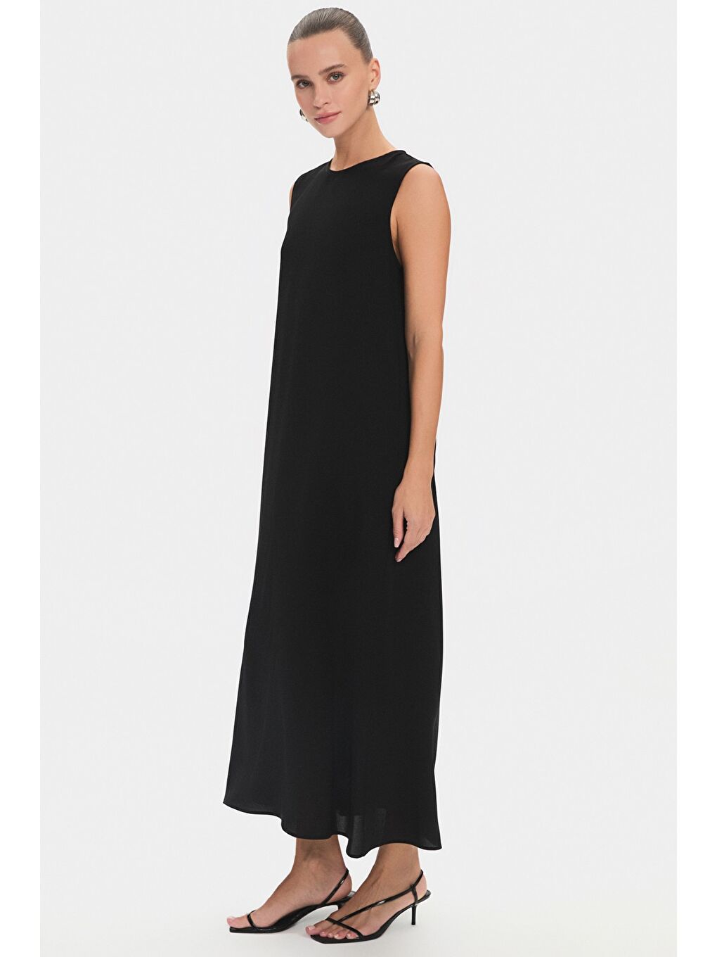 Siyah Kadın Bisiklet Yaka Kolları Fırfır Detaylı Belden Bağlamalı Dökümlü Abaya-5