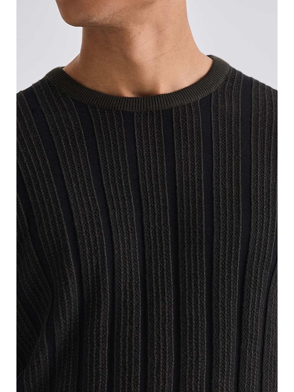 Haki Slim Fit Bisiklet Yaka Çizgi Desenli Triko Kazak-2