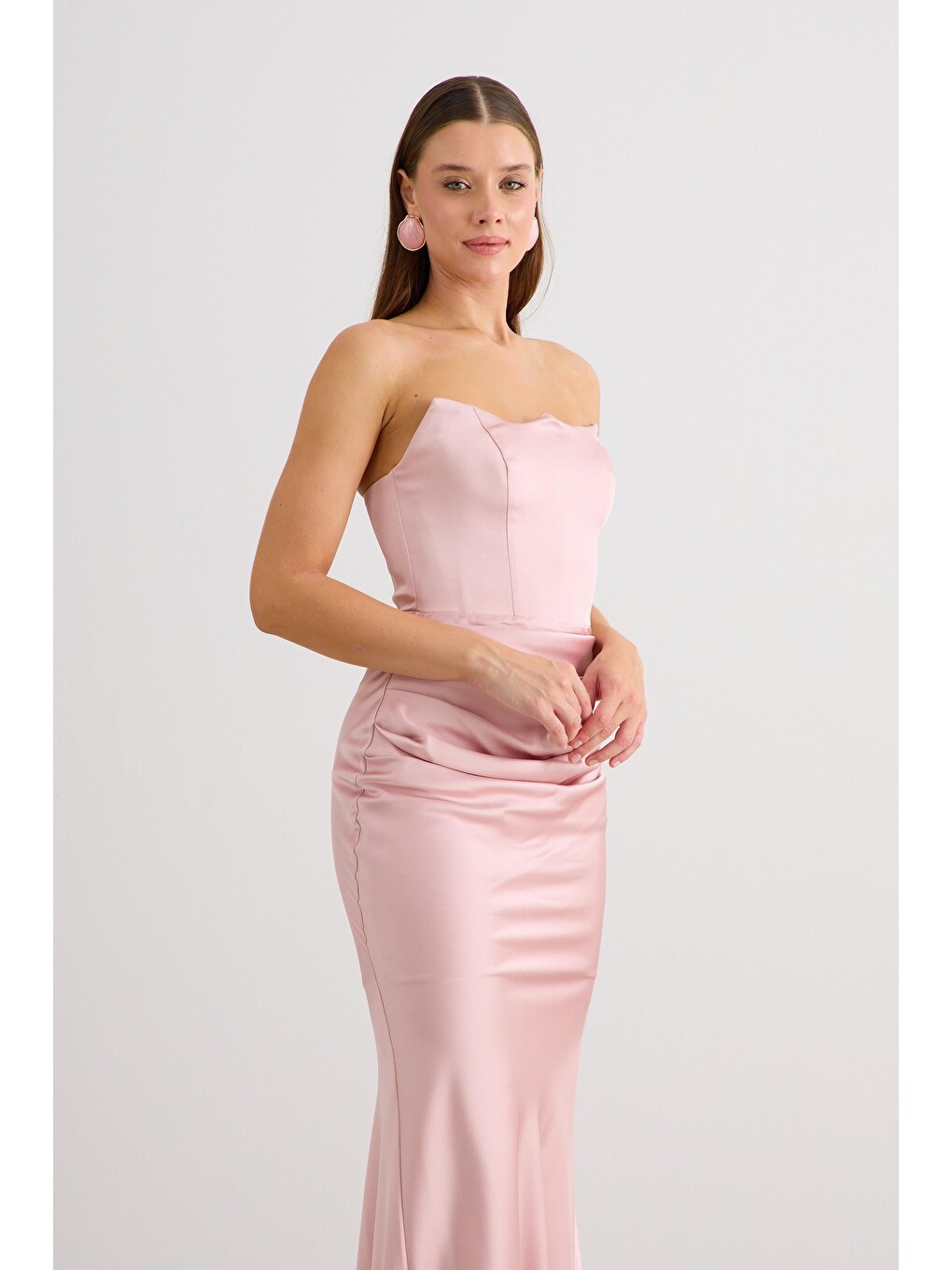 Pembe Pudra Straplez Uzun Saten Abiye Elbise-3