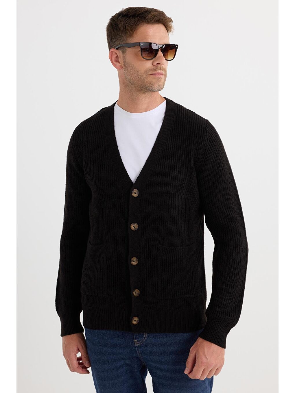 Erkek Standart Fit Normal Kesim V Yaka Düğmeli Siyah Hırka-3