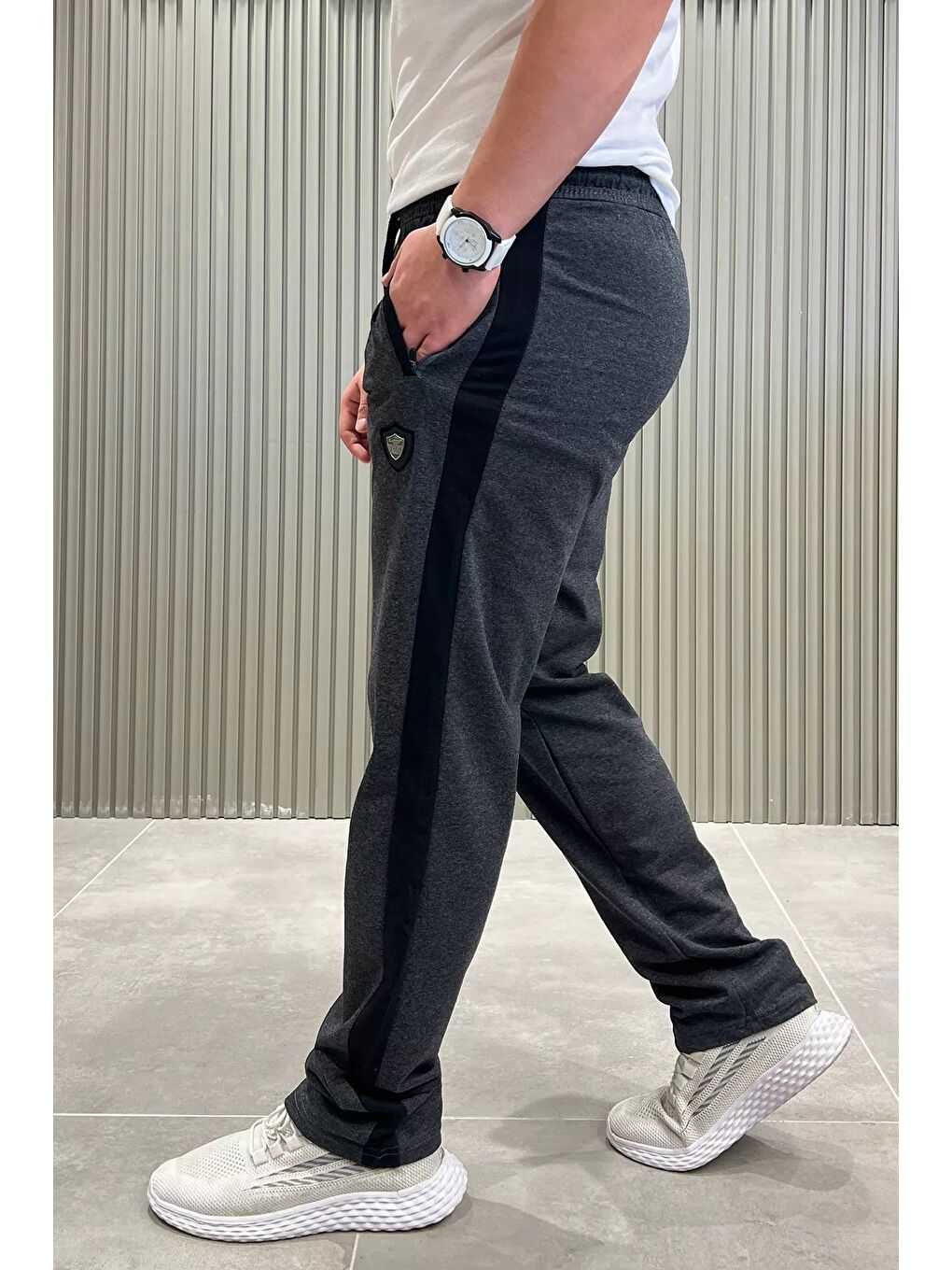 Antrasit Yan Şeritli Düz Paça Erkek Eşofman Altı-1