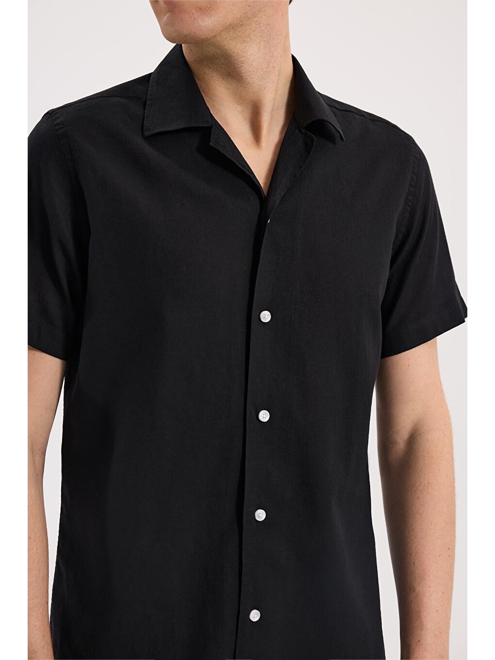 Siyah Comfort Fit Klasik Yaka Kısa Kol Gömlek-2