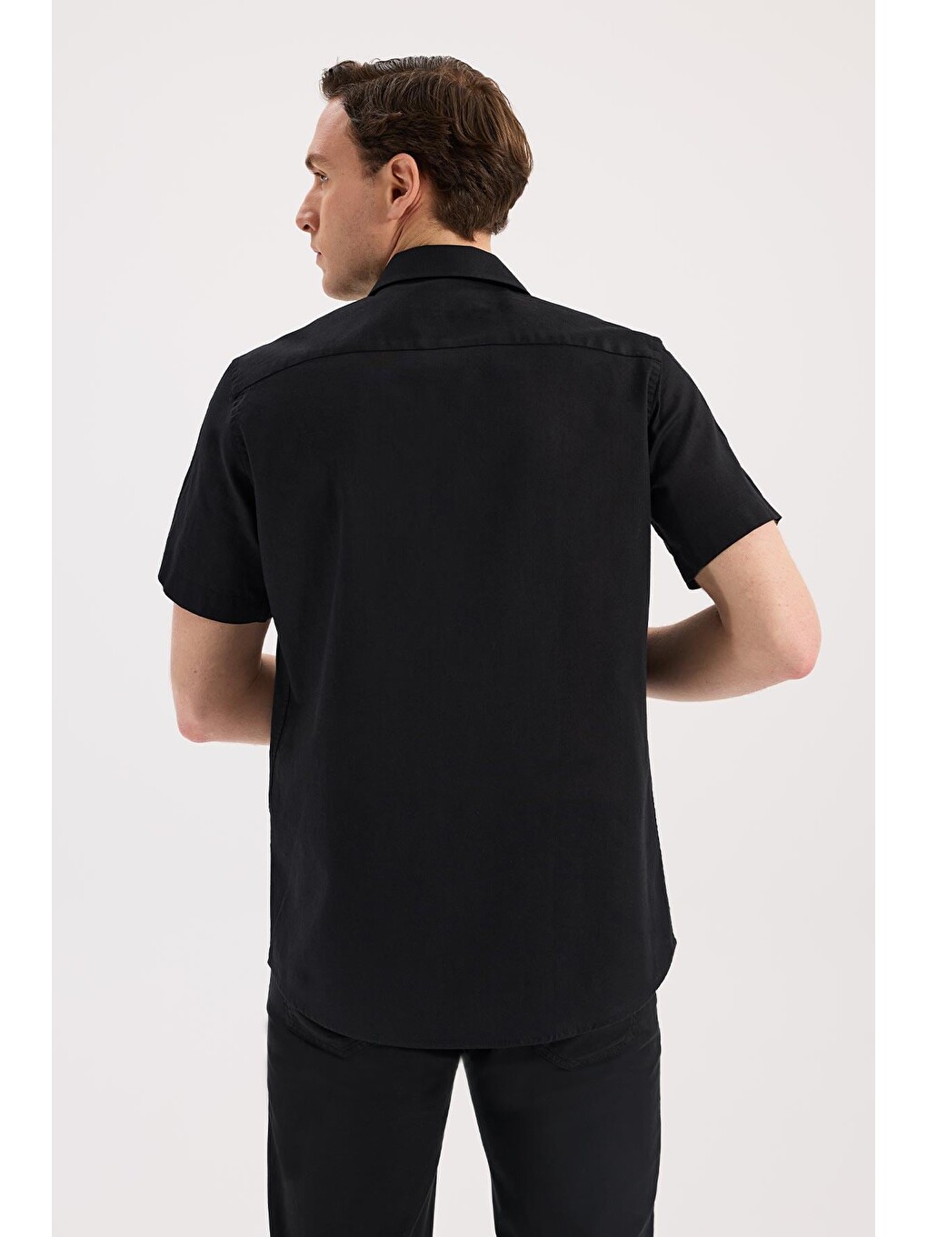 Siyah Comfort Fit Klasik Yaka Kısa Kol Gömlek-3