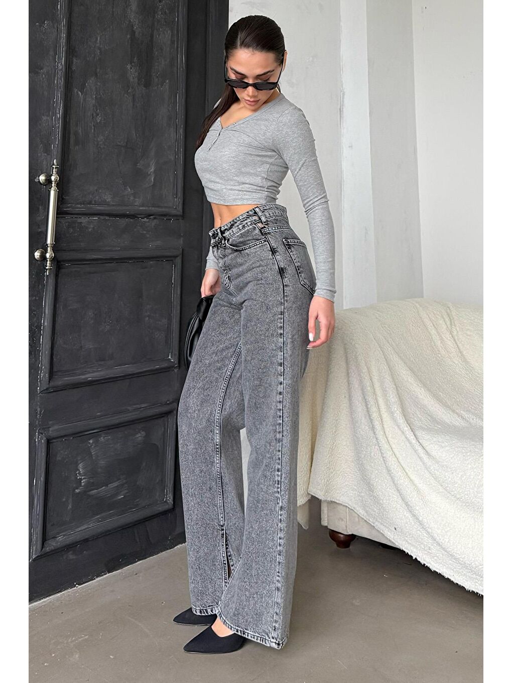 Siyah Yüksek Bel Paçası Yırtmaçlı Kadın Jean Mg1384-6