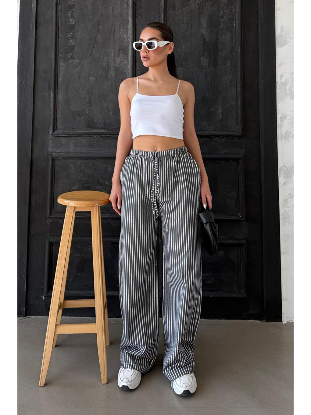 Siyah Beli Ayarlanabilir Çizgili Cepli Bol Paça Kadın Pantolon Mg2312-1