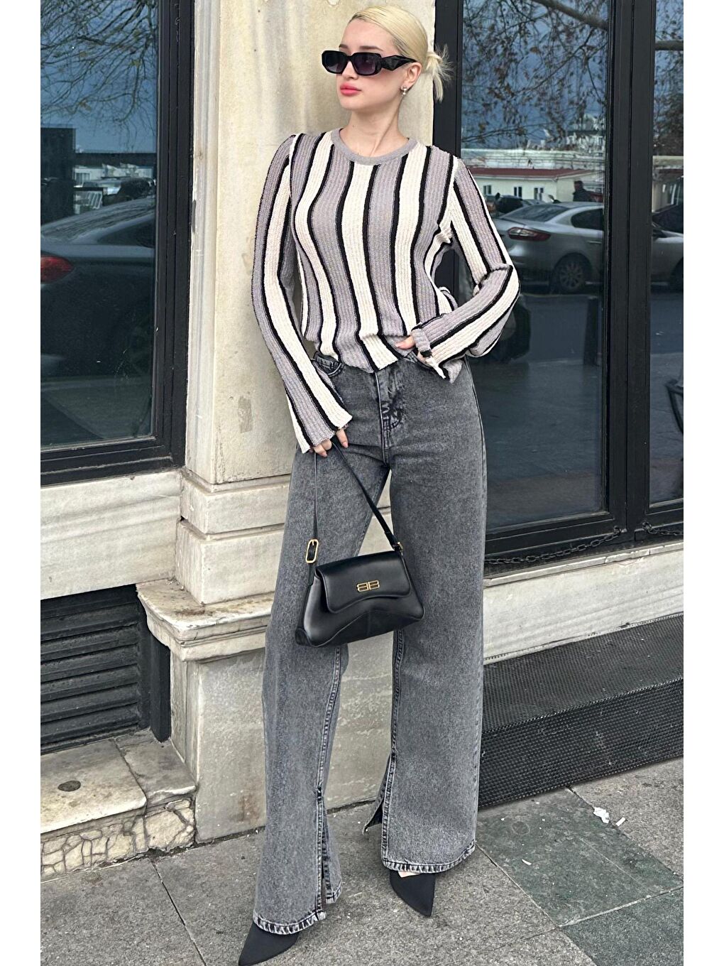 Siyah Yüksek Bel Paçası Yırtmaçlı Kadın Jean Mg1384-7