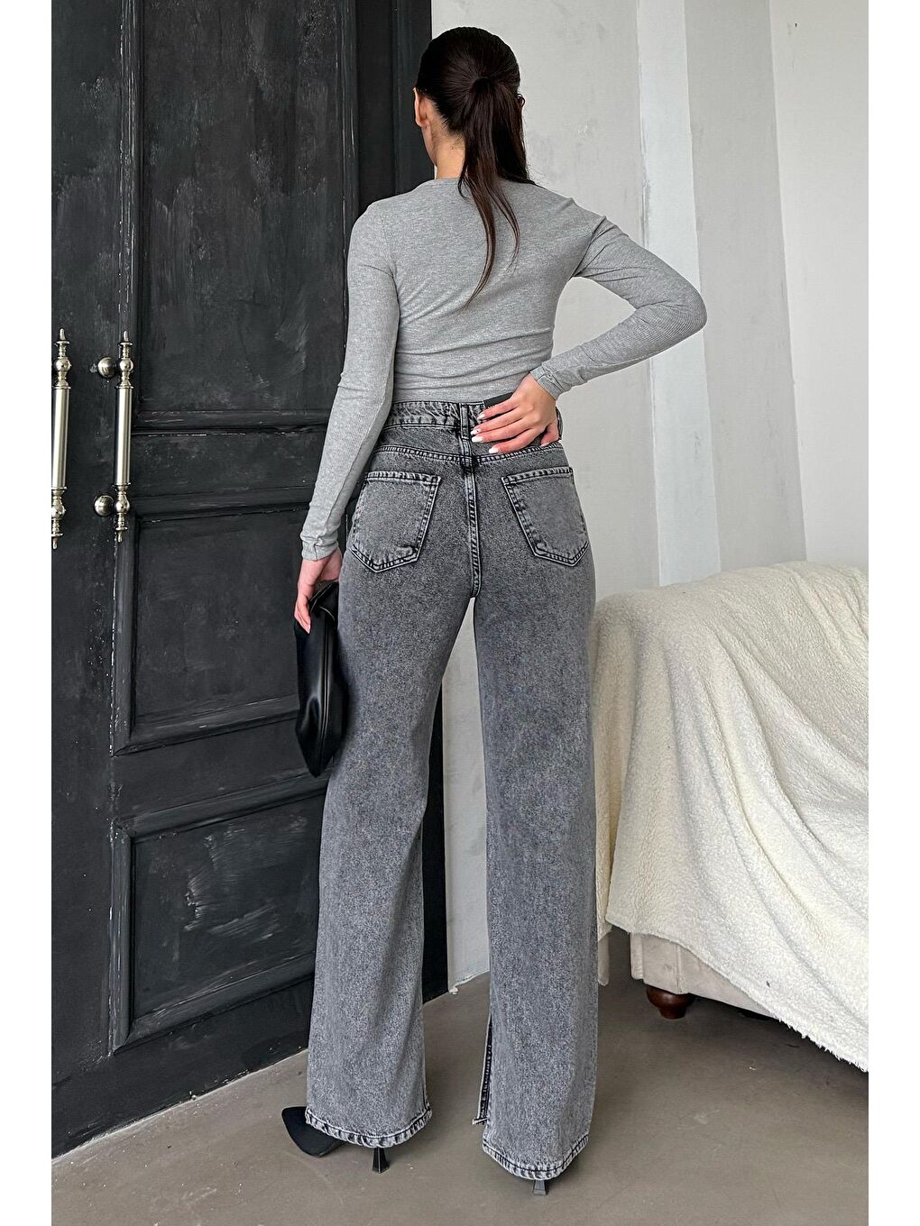 Siyah Yüksek Bel Paçası Yırtmaçlı Kadın Jean Mg1384-8