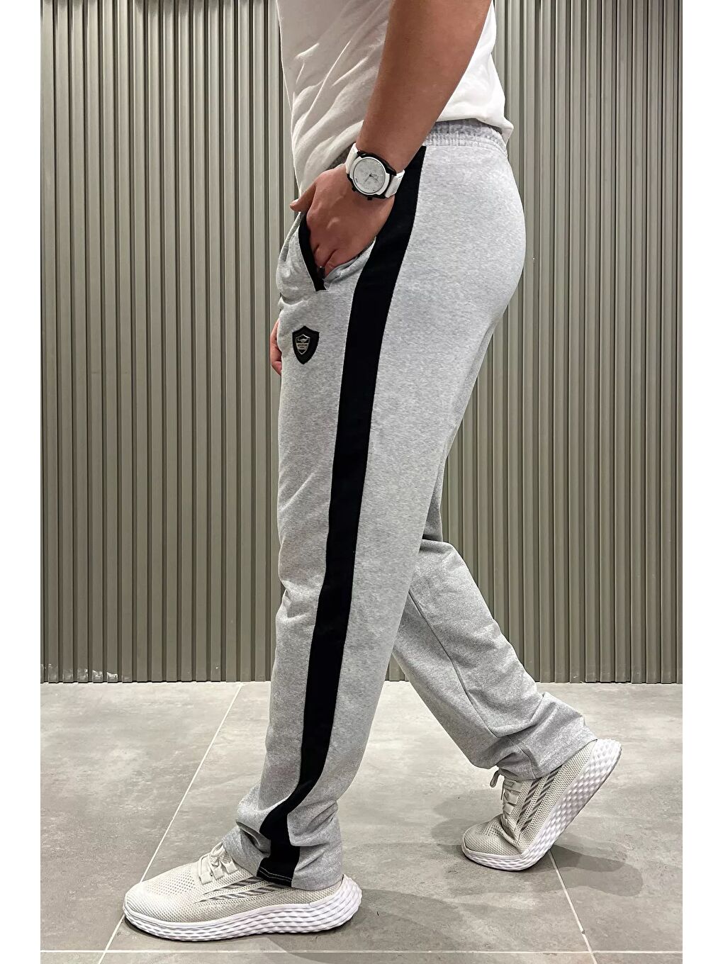 Gri Yan Şeritli Düz Paça Erkek Eşofman Altı-1