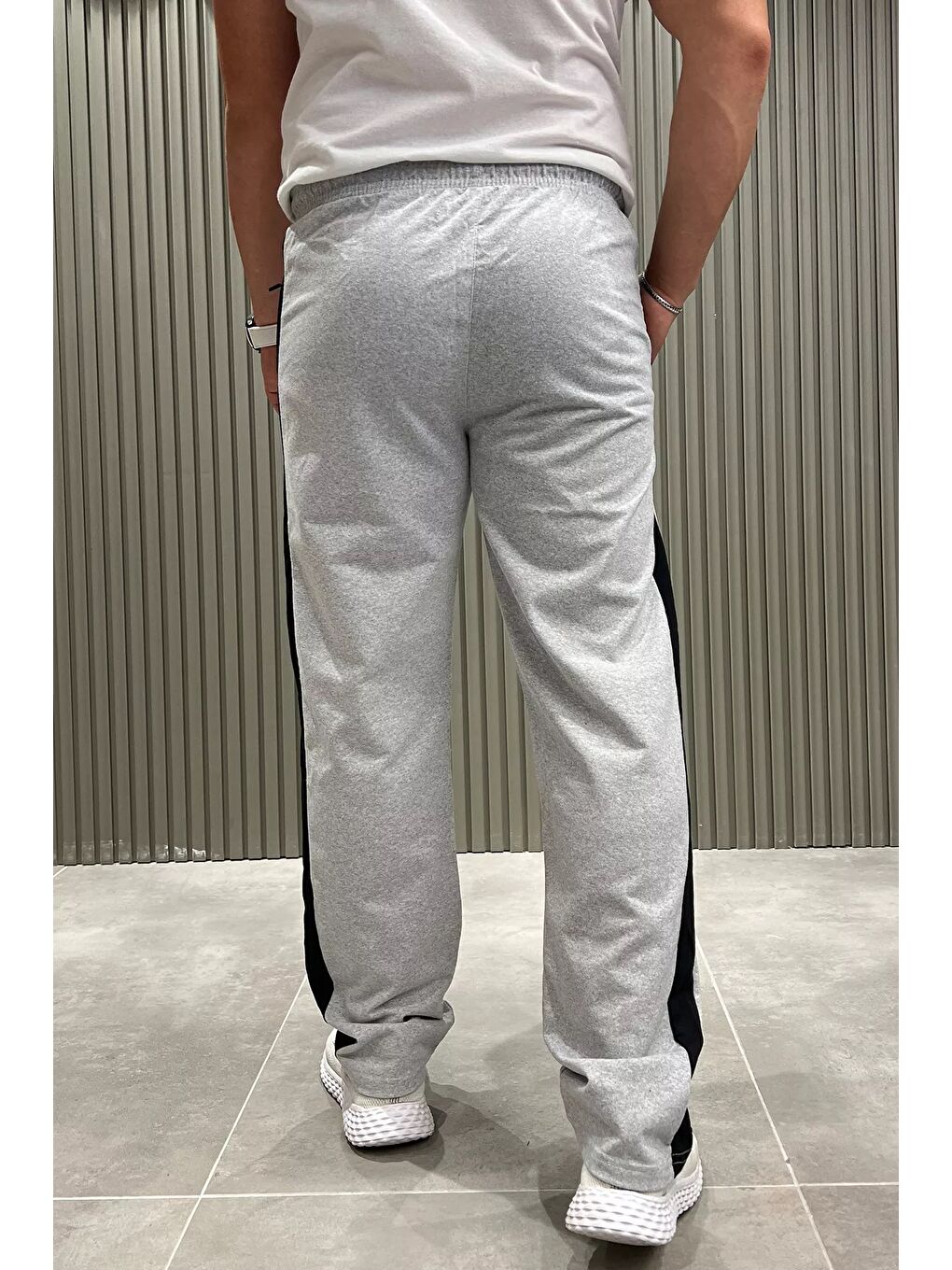 Gri Yan Şeritli Düz Paça Erkek Eşofman Altı-2