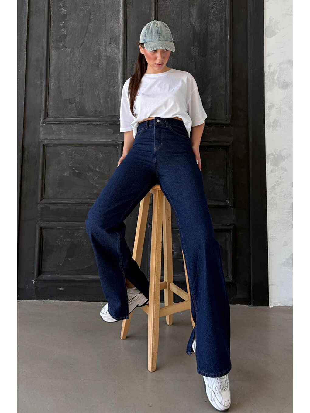 Koyu Mavi Yüksek Bel Paçası Yırtmaçlı Kadın Jean Mg1384-4