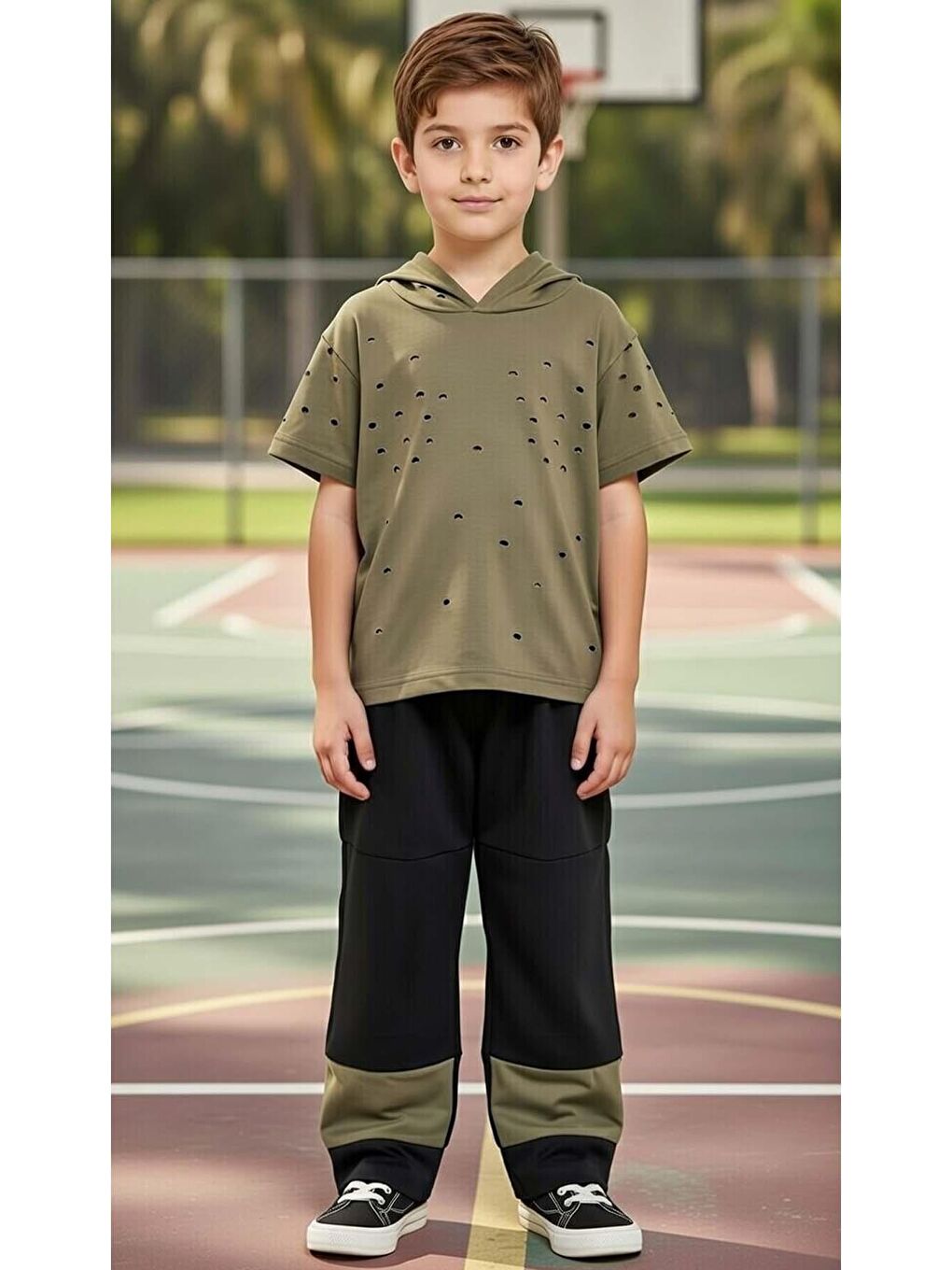 Erkek Çocuk Üzeri Delikli Kapüşonlu Haki T-Shirt Beli Lastikli Alt Eşofman Takım