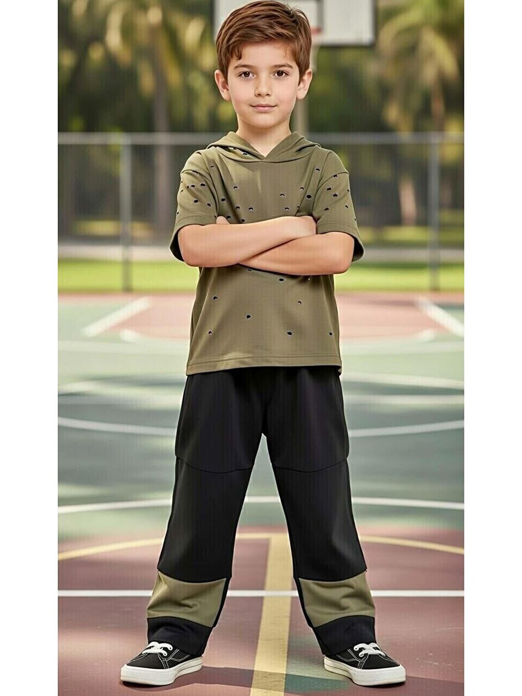 Erkek Çocuk Üzeri Delikli Kapüşonlu Haki T-Shirt Beli Lastikli Alt Eşofman Takım-1