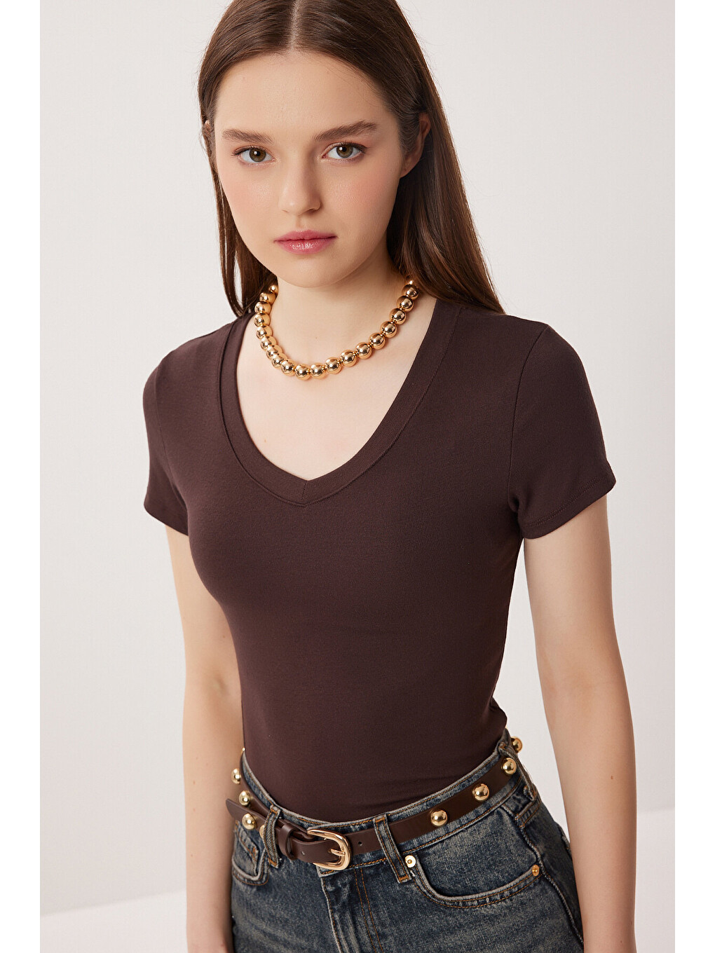 Kahverengi V Yaka Basic Örme T-shirt KAHVERENGİ LDZ0069-2