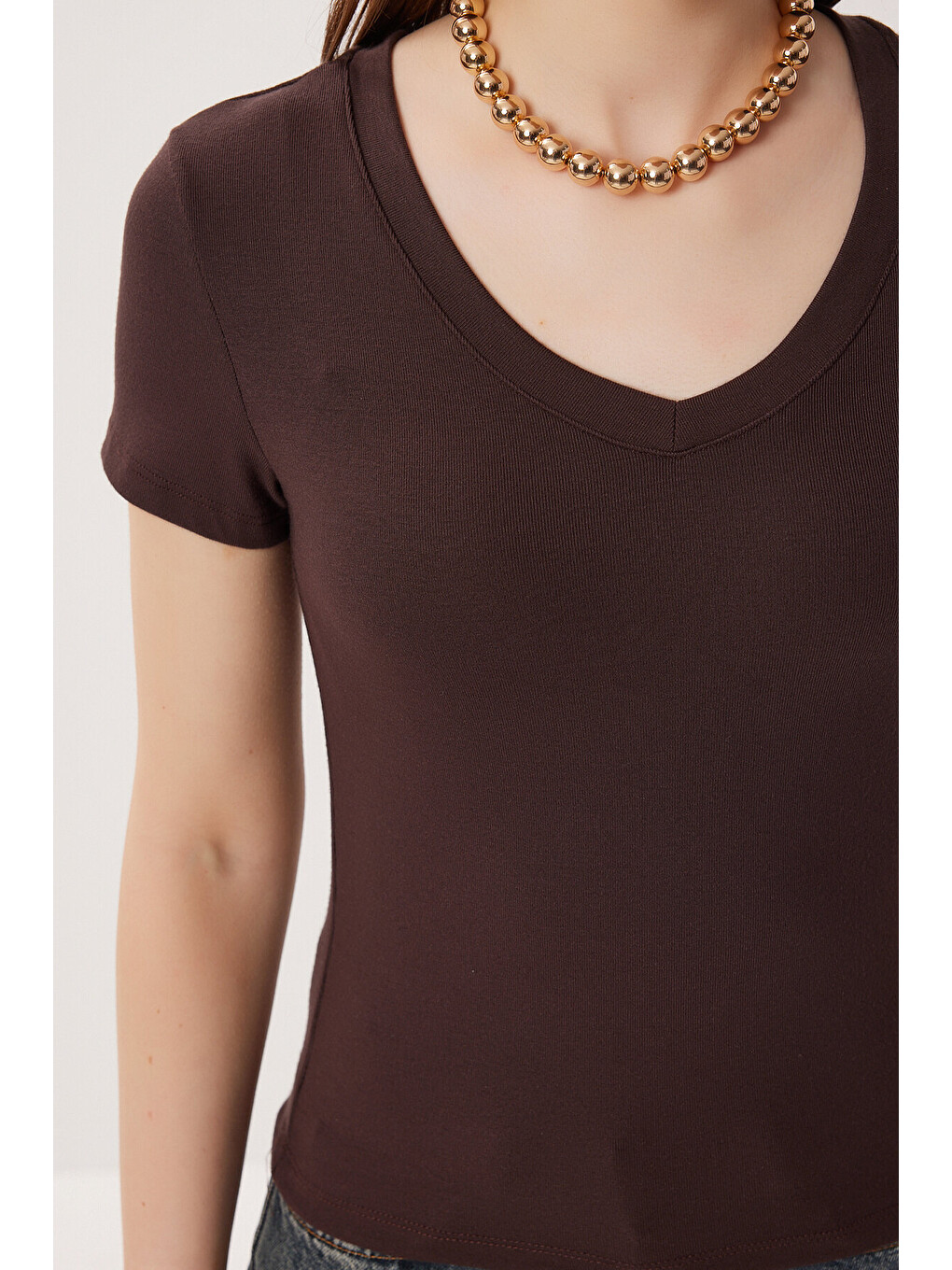 Kahverengi V Yaka Basic Örme T-shirt KAHVERENGİ LDZ0069-3
